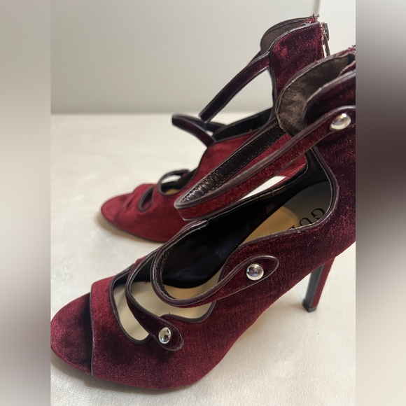 Guess Deep Red Velvet Strappy Stilletos Size 8M - Picture 10 of 15